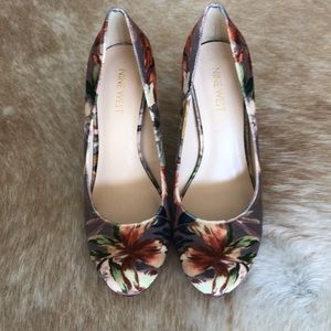 Velvet Floral Block Heel Pumps